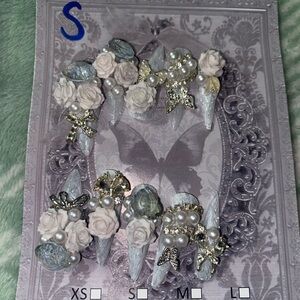 Elegant Floral Nail Art Set